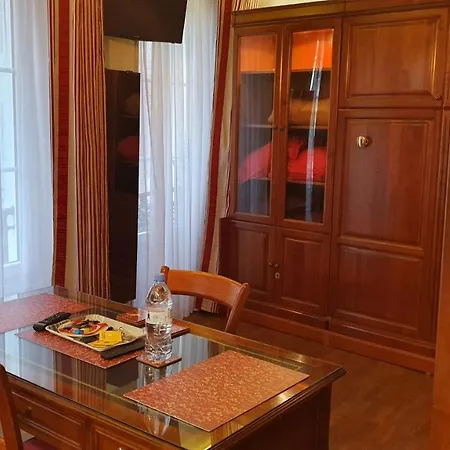 Bernardo 42 Galande パリ